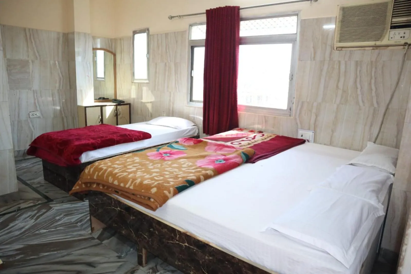 Hotel Vk Grand Varanasi