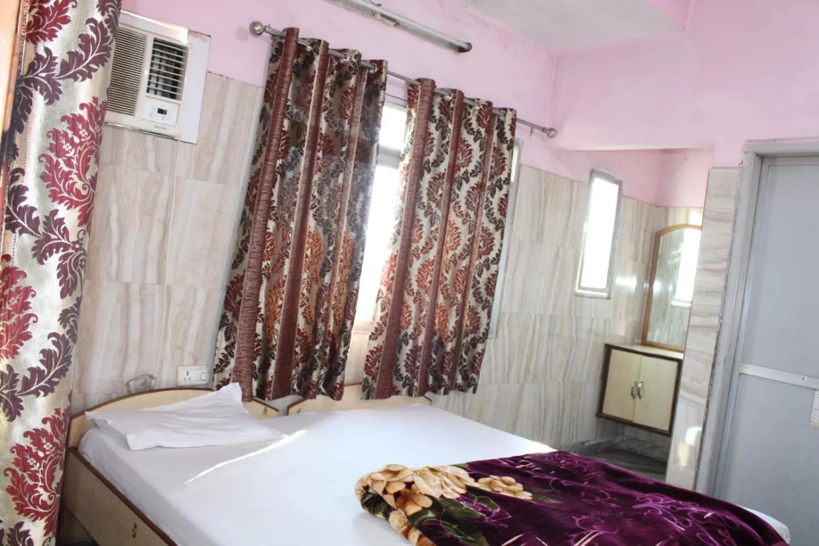Hotel Vk Grand Varanasi