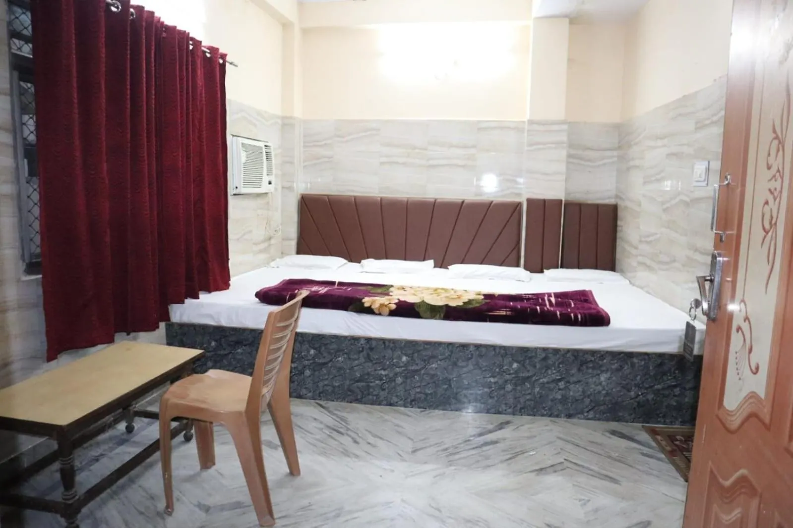 **  Hotel Vk Grand Varanasi India